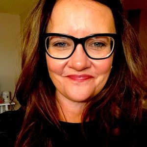 Happy Glamma, clothes horse, maker, & fashionista 🌻